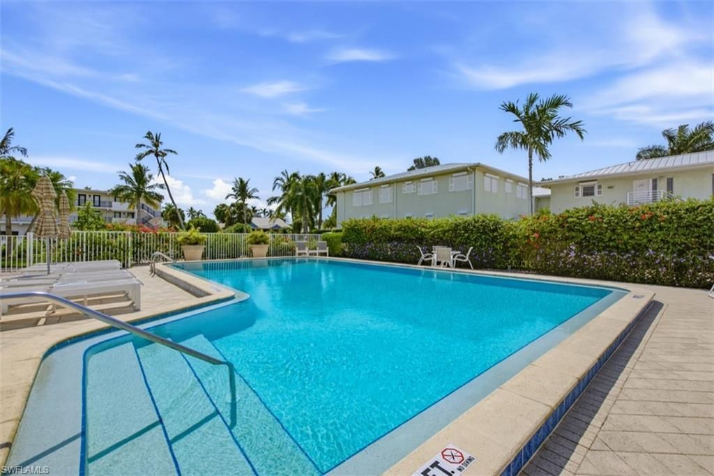 666 3rd St S, Unit 202, Naples, FL 34102 Photo
