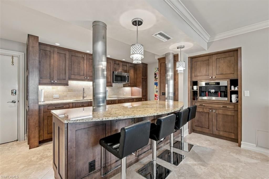 666 3rd St S, Unit 202, Naples, FL 34102 Photo