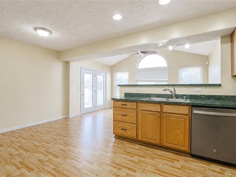 332 Stone Ridge Lane, Monroe, OH 45050 Photo 12