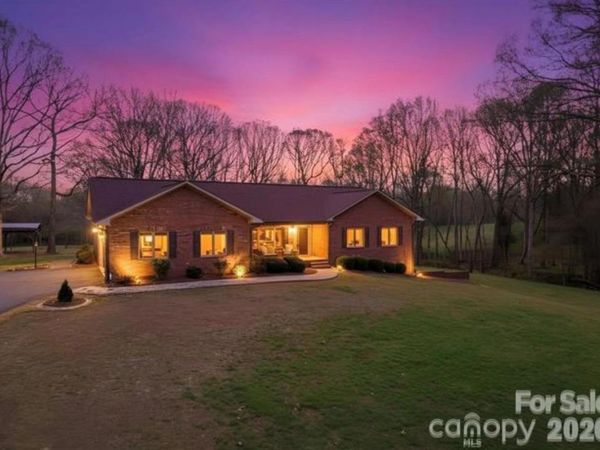 328 Davidson Court , Taylorsville, NC 28681