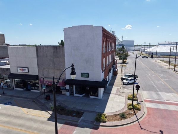 1 E Main Street, Shawnee, OK 74801