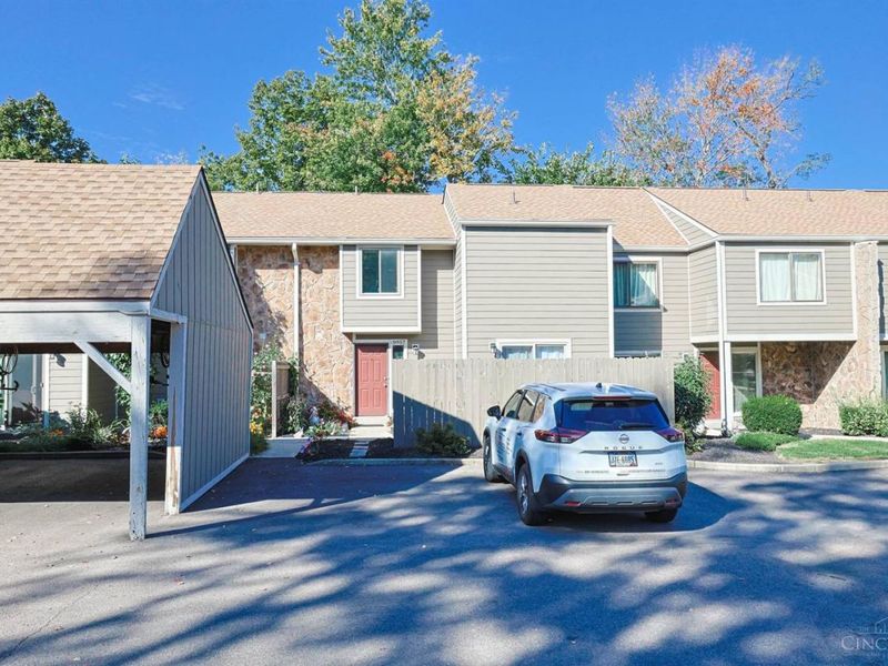 9957 Timbers Drive, Blue Ash, OH 45242 Photo 2