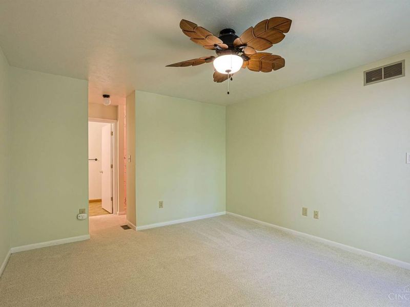 9957 Timbers Drive, Blue Ash, OH 45242 Photo 20