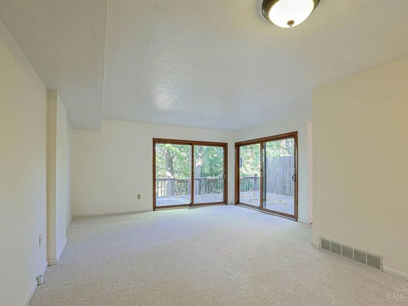 9957 Timbers Drive, Blue Ash, OH 45242 Photo 7