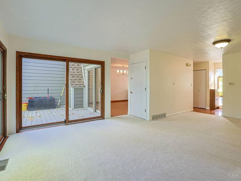 9957 Timbers Drive, Blue Ash, OH 45242 Photo 9