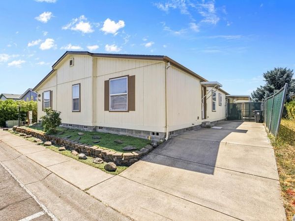 2302 Lara Lane, Central Point, OR 97502