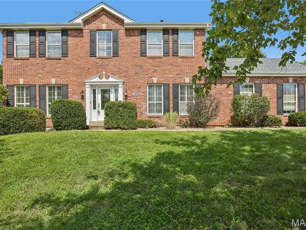 239 Lansbrooke Drive, Chesterfield, MO 63005