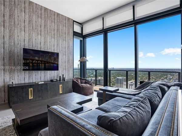 88 SW 7th St , Unit 4006, Miami, FL 33130