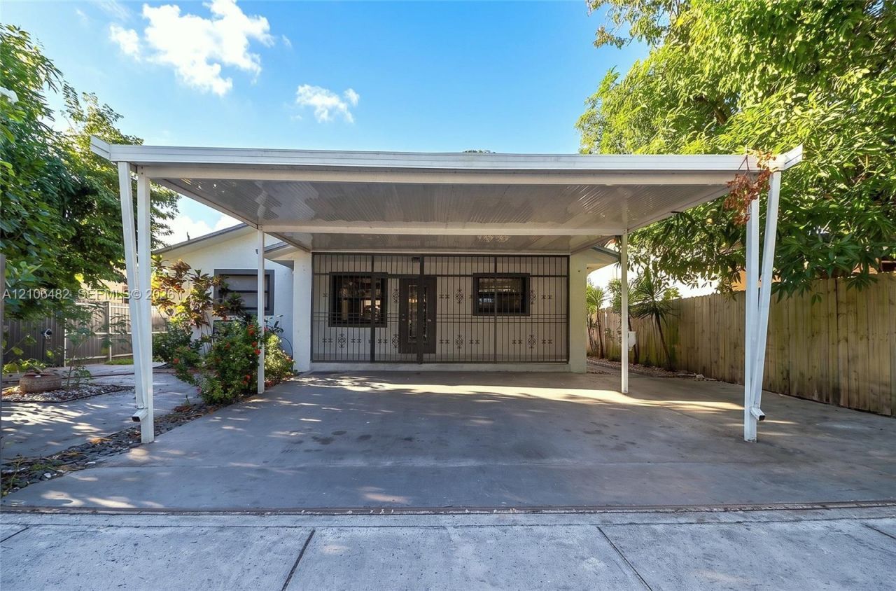 834 NW 115th St, Miami, FL 33168 Photo