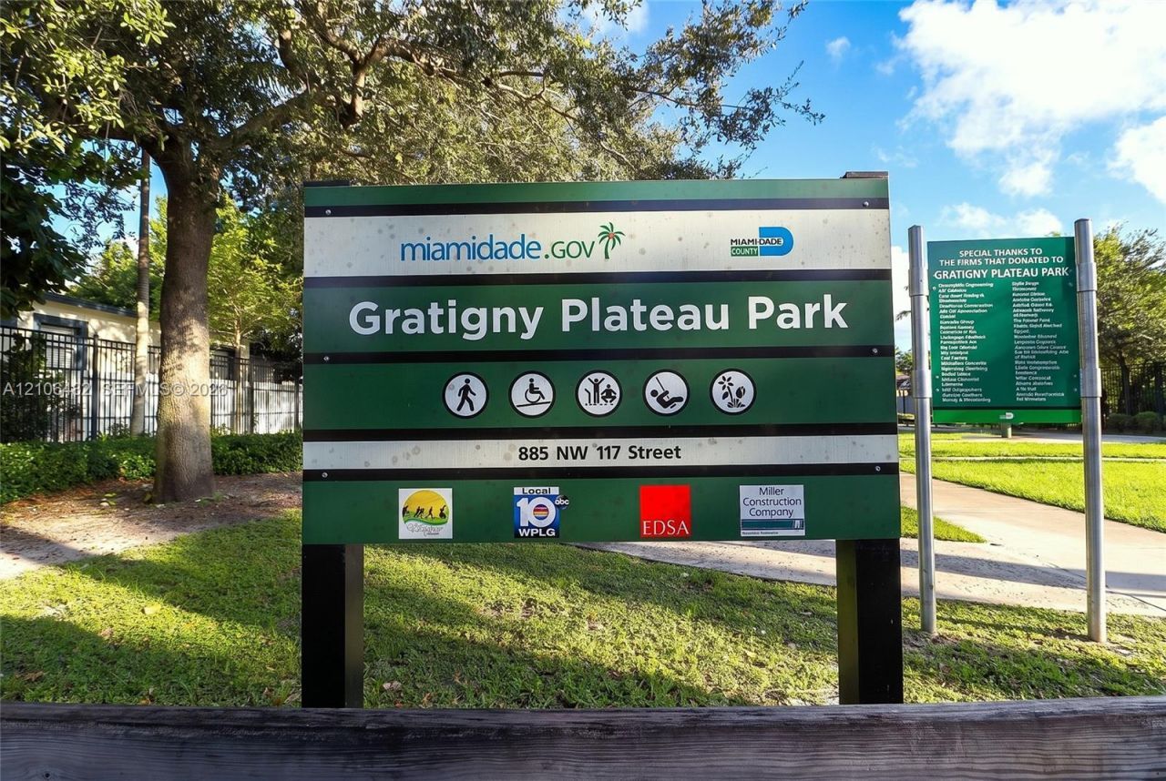 834 NW 115th St, Miami, FL 33168 Photo