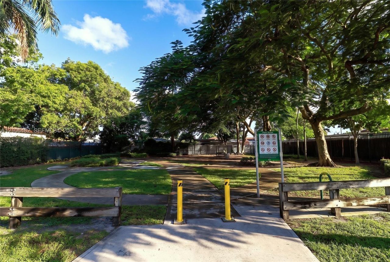 834 NW 115th St, Miami, FL 33168 Photo