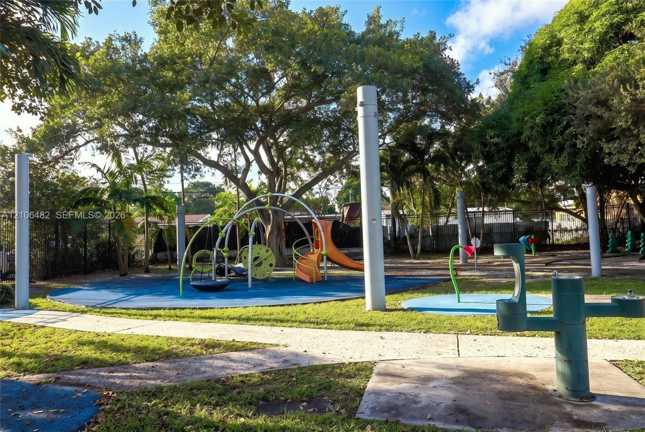 834 NW 115th St, Miami, FL 33168 Photo