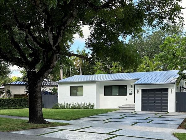 579 Hunting Lodge Dr , Miami Springs, FL 33166