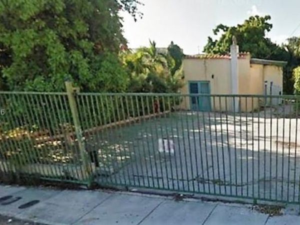 983 SW 6th St , Miami, FL 33130