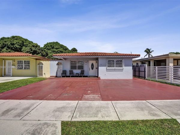 645 W 16th St , Hialeah, FL 33010