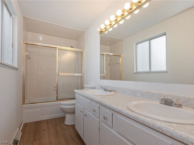 5613 Reef Road, Mentor on the Lake, OH 44060 Photo 12