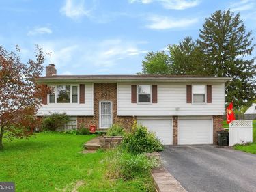 2708 SUNSET LANE, YORK, PA 17408