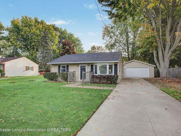 2028 Phillips Avenue, Holt, MI 48842