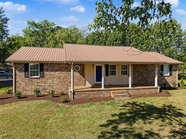 131 Parker Rd , Portland, TN 37148