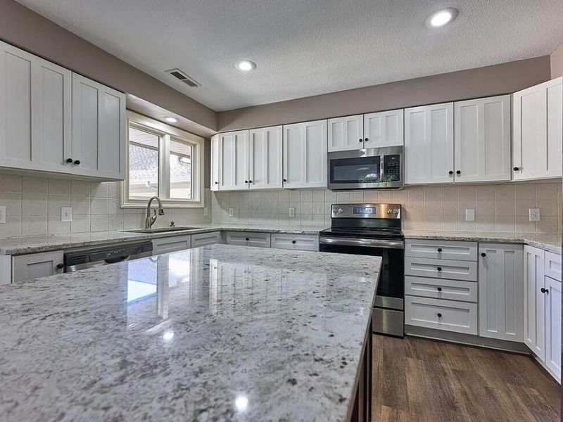 1537 Shawnee Road, Unit B, Lima, OH 45805 Photo 7