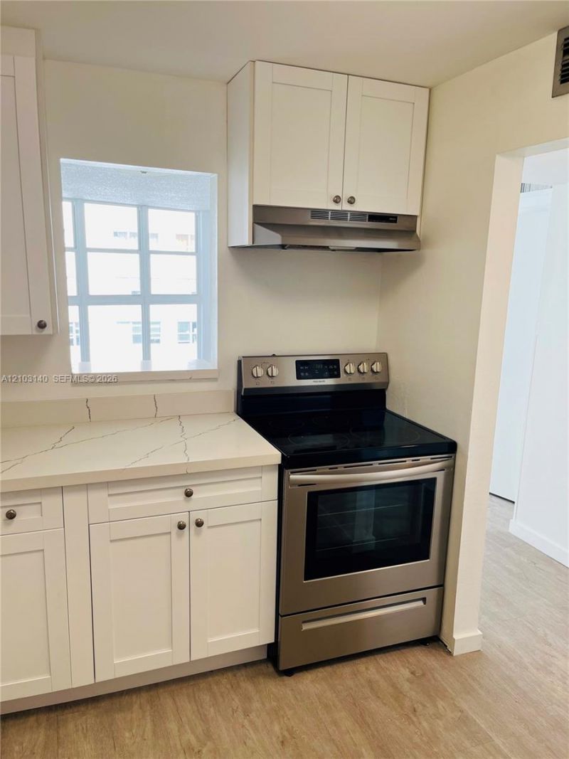 1228 West Ave , Unit 1407, Miami Beach, FL 33139 Photo
