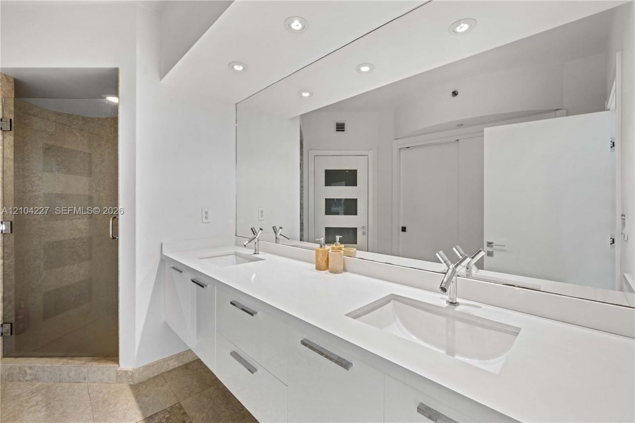 400 Alton Rd , Unit 610, Miami Beach, FL 33139 Photo