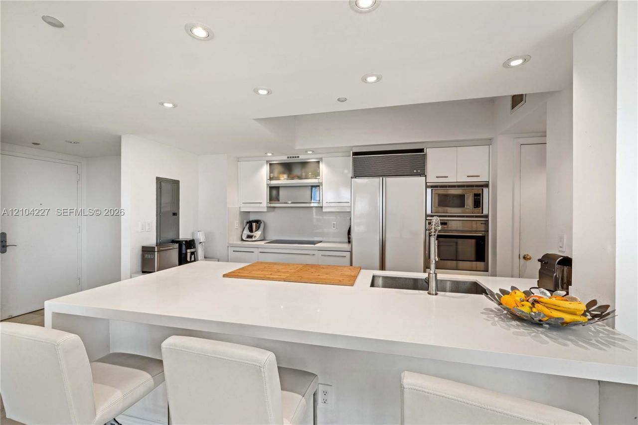 400 Alton Rd , Unit 610, Miami Beach, FL 33139 Photo