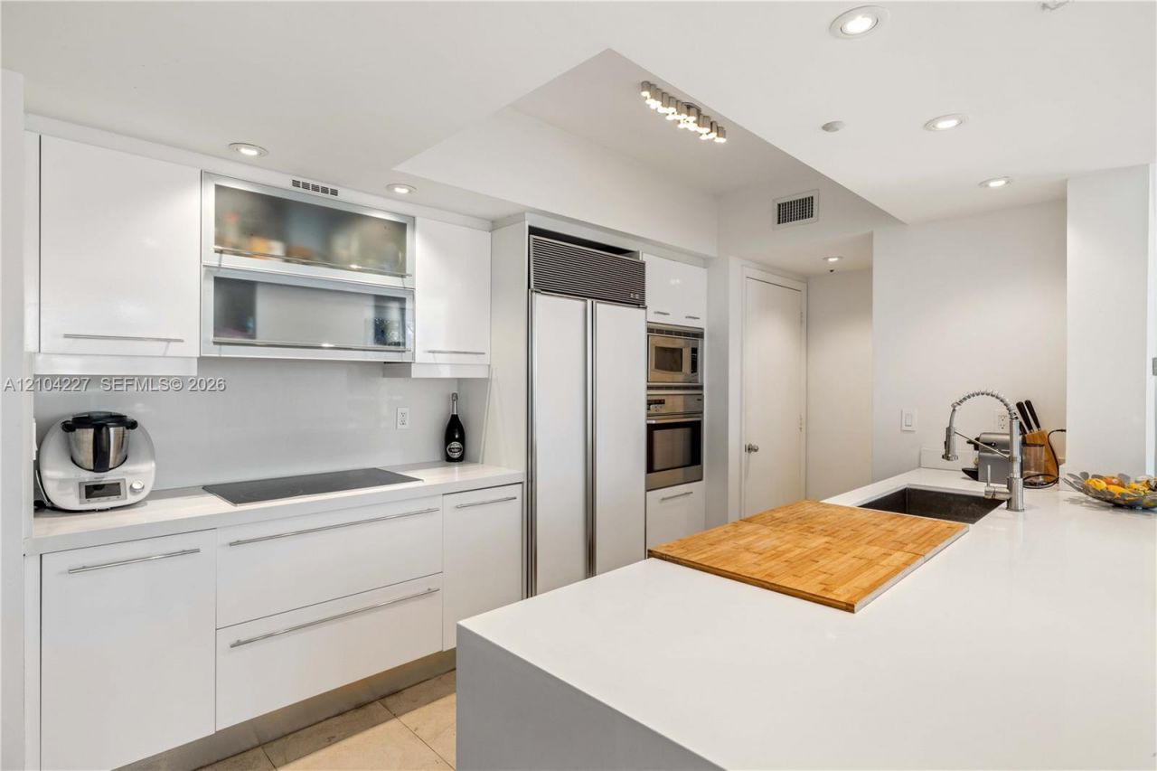 400 Alton Rd , Unit 610, Miami Beach, FL 33139 Photo
