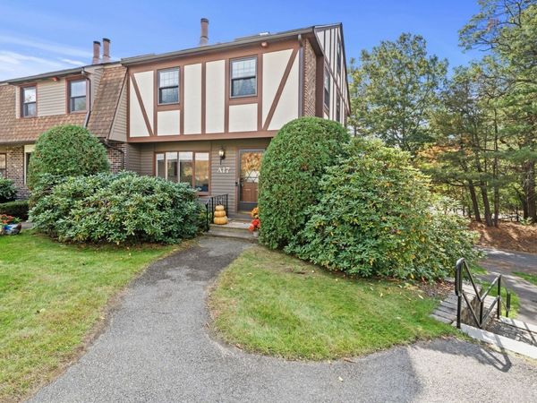 17 Scotty Hollow Dr, Unit A, Chelmsford, MA 01863