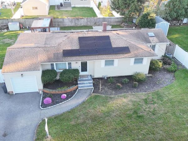 24 Rodney Avenue , Islip Terrace, NY 11752