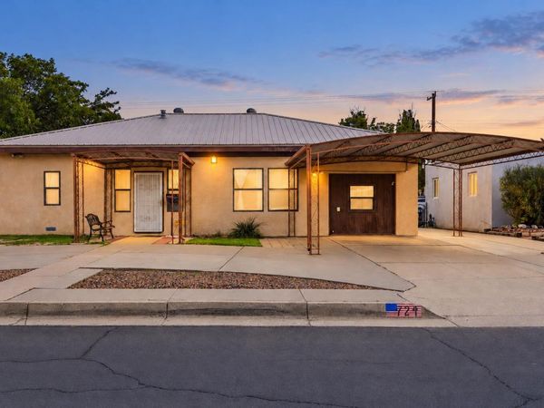 724 Arizona Street SE, Albuquerque, NM 87108