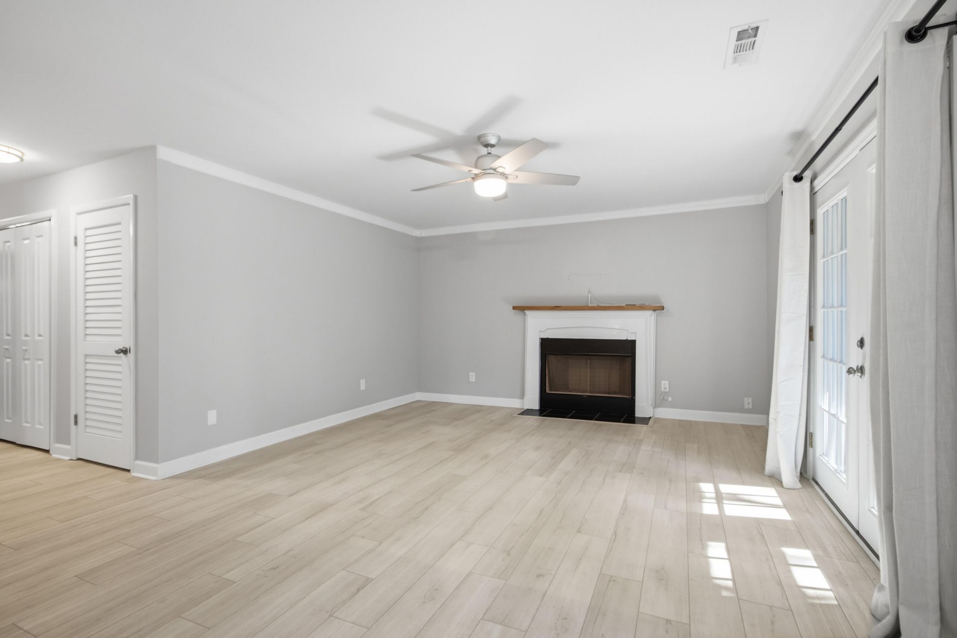 1203 Village Creek Lane Photo 19