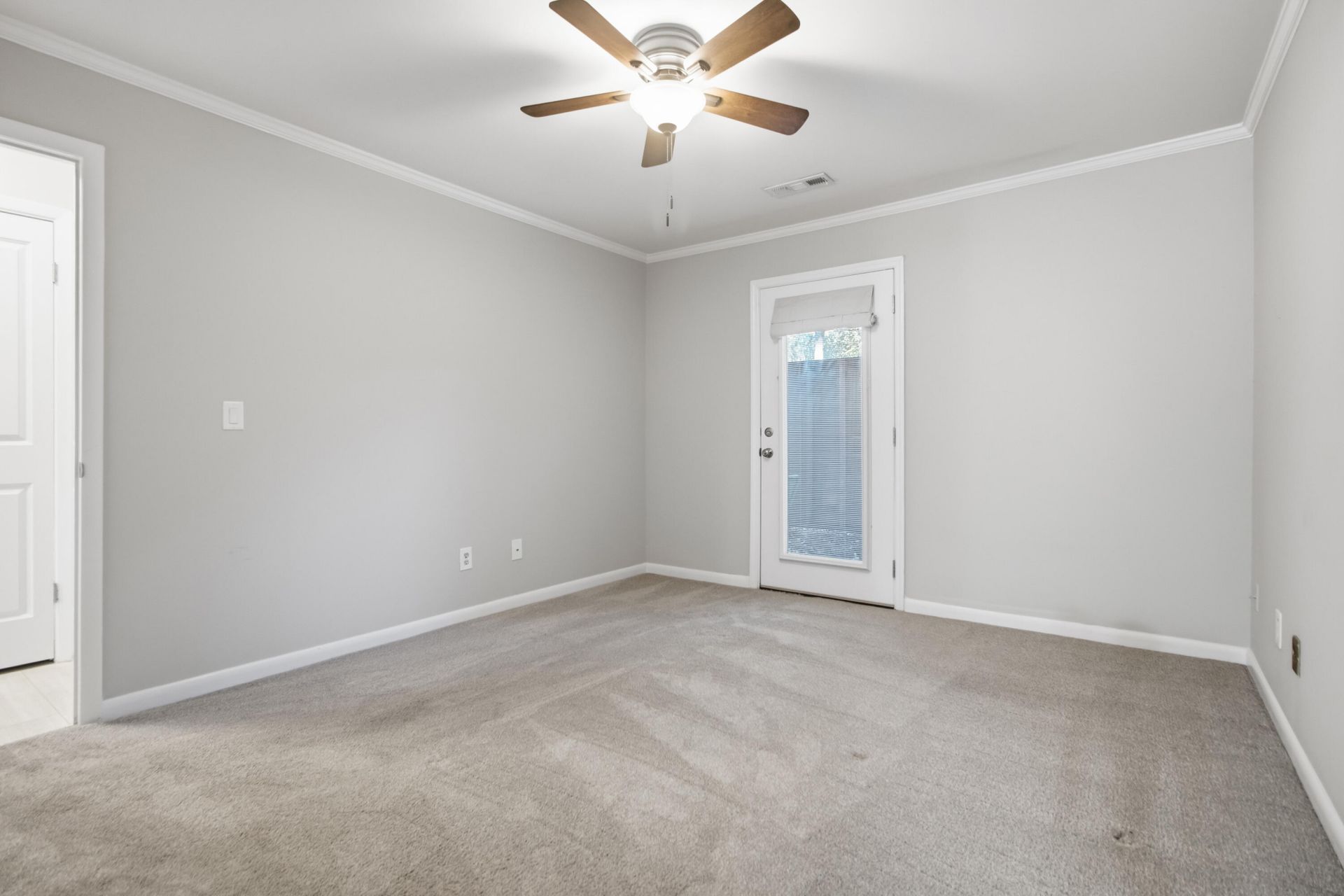 1203 Village Creek Lane Photo 24