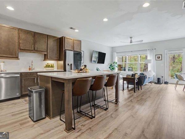 2913 Ilir Manor NW, Atlanta, GA 30318