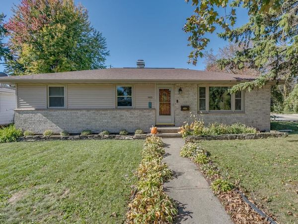 903 ARMORY PLACE, Oshkosh, WI 54902