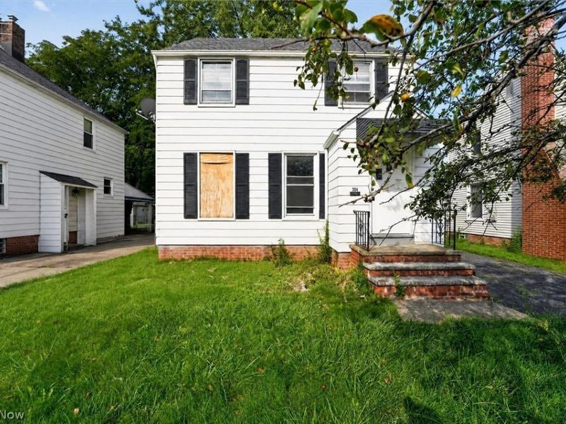 304 E 248th Street, Euclid, OH 44123 Photo 2
