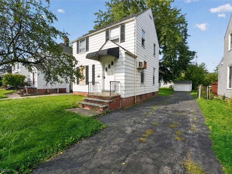 304 E 248th Street, Euclid, OH 44123 Photo 3