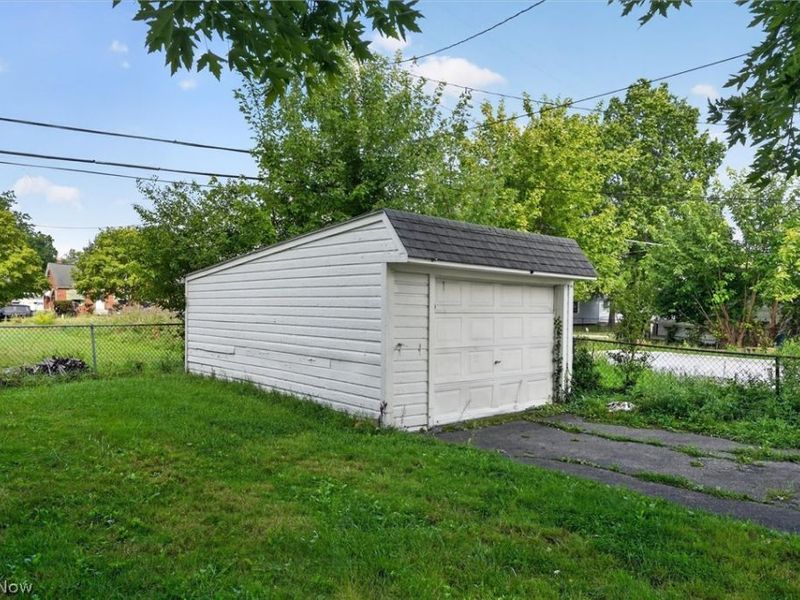 304 E 248th Street, Euclid, OH 44123 Photo 34