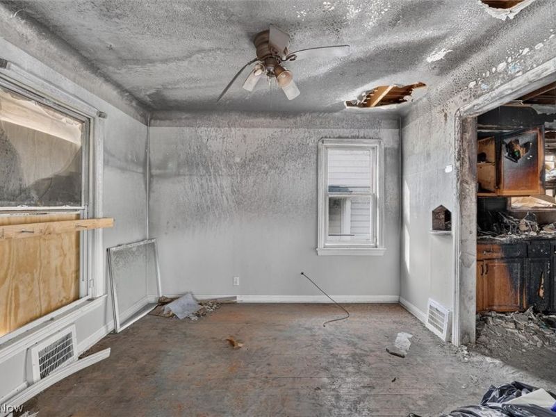 304 E 248th Street, Euclid, OH 44123 Photo 8