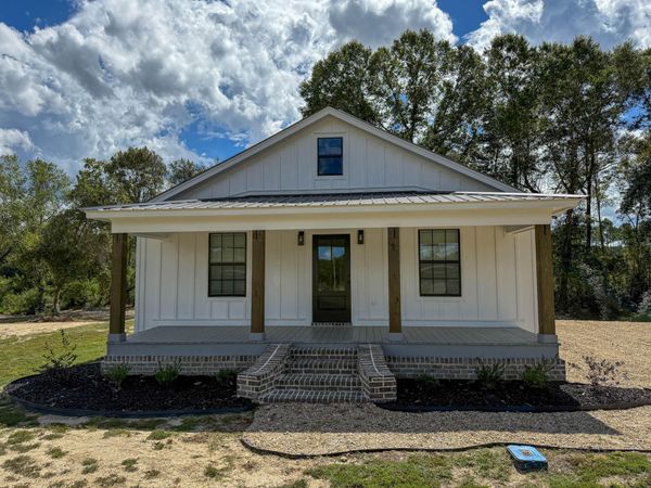 14 Mixon Rd., New Augusta, MS 39462