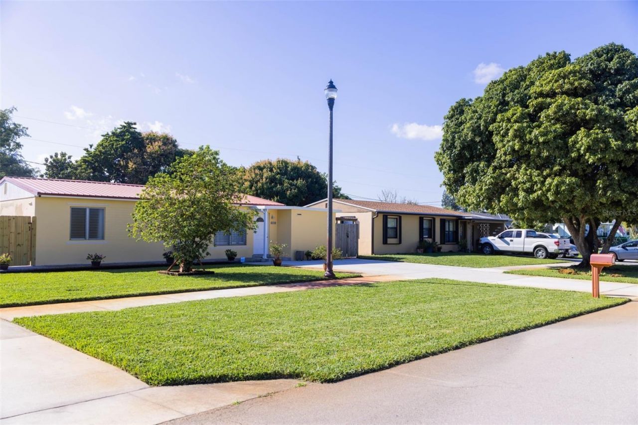 2028 Bridgeman Drive, West Palm Beach, FL 33409 Photo