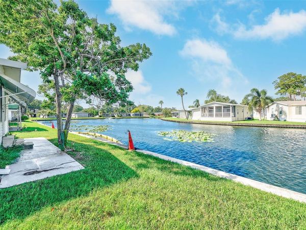 980 7TH STREET NW, Unit 43, LARGO, FL 33770