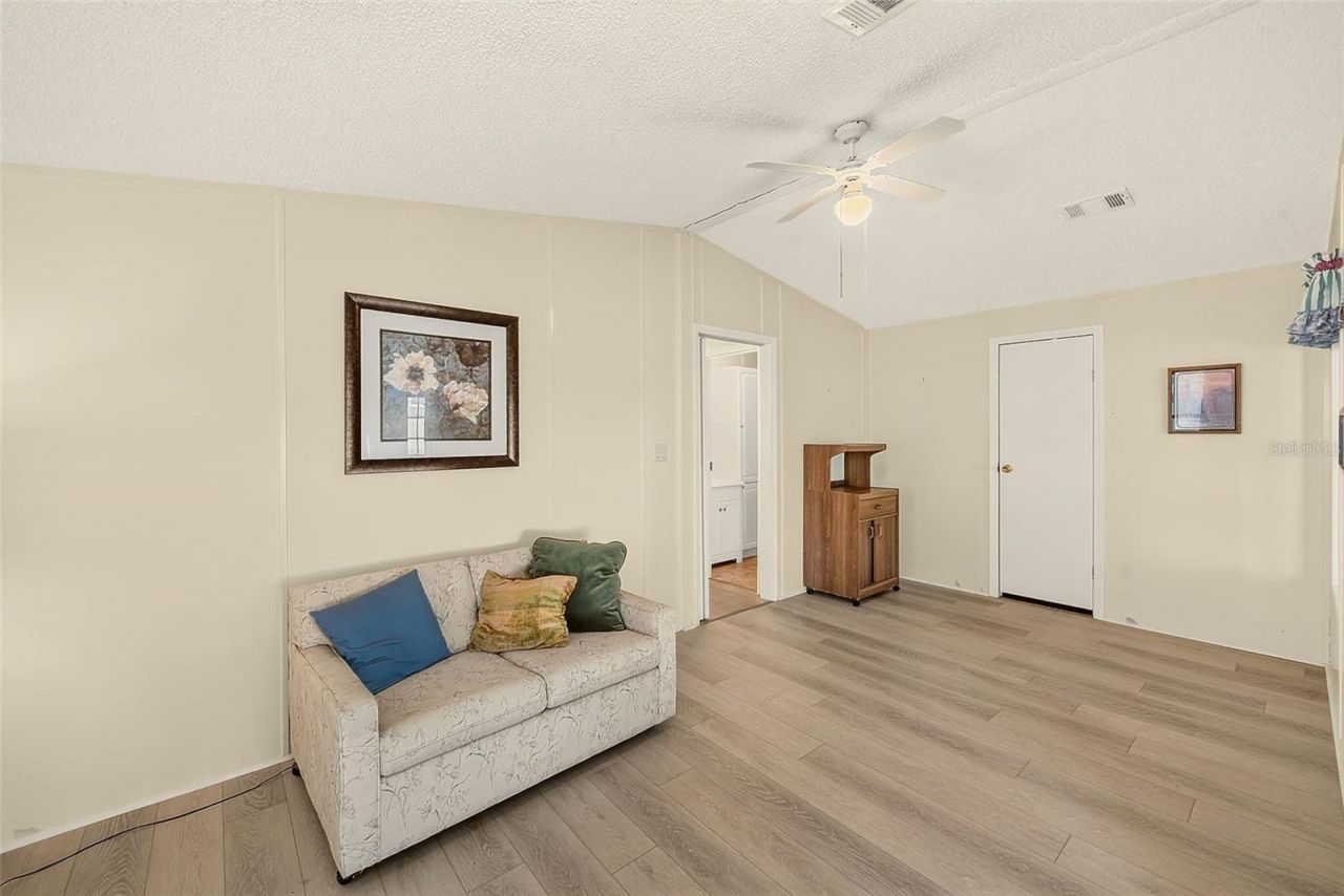 980 7th Street Nw, Unit 43, Largo, FL 33770 Photo