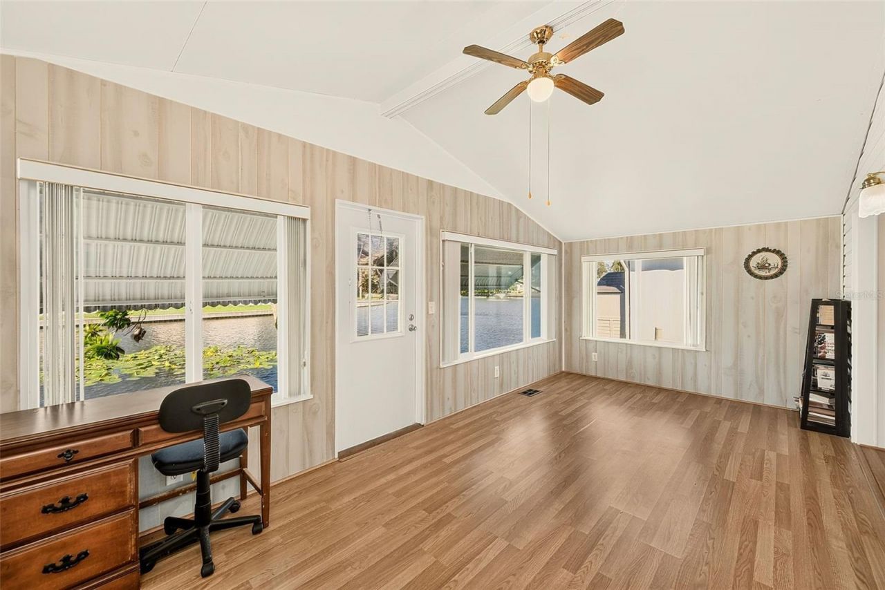 980 7th Street Nw, Unit 43, Largo, FL 33770 Photo