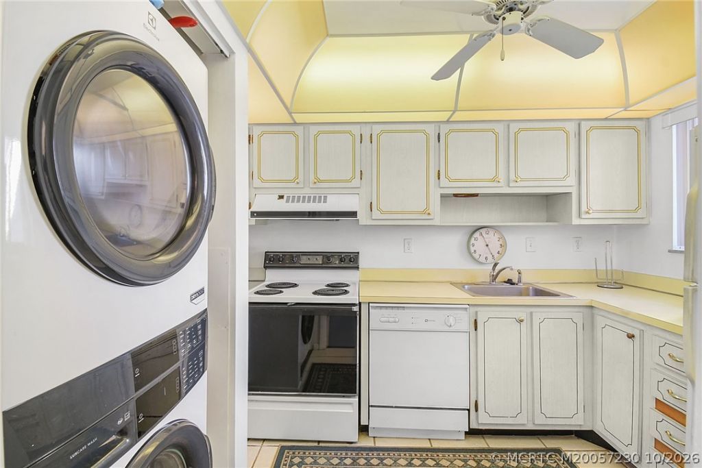 5111 SE Miles Grant Road , Unit 204, Stuart, FL 34997 Photo