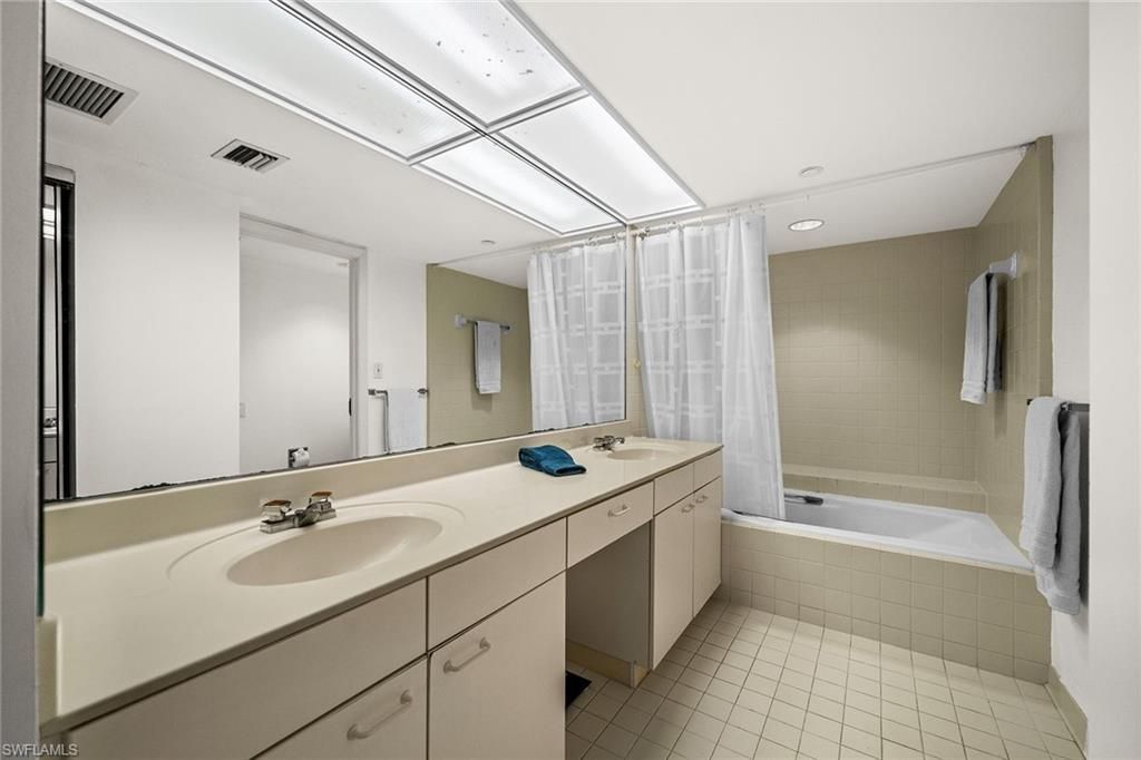 4751 Gulf Shore Blvd N, Unit 1602, Naples, FL 34103 Photo
