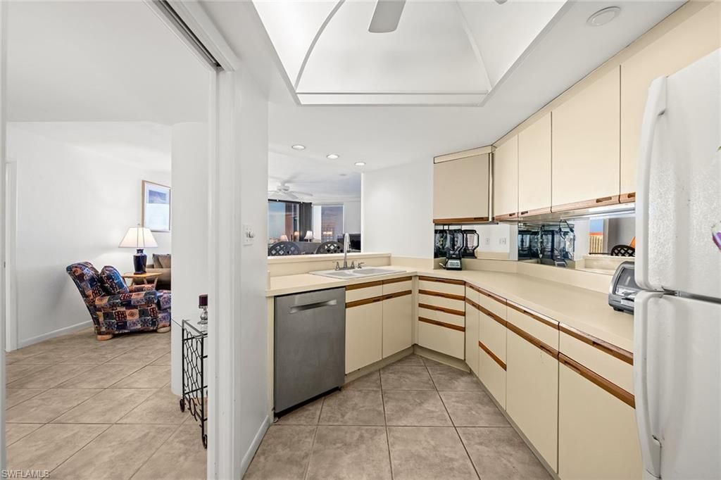4751 Gulf Shore Blvd N, Unit 1602, Naples, FL 34103 Photo