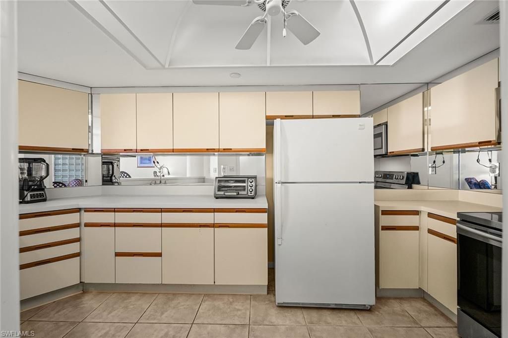 4751 Gulf Shore Blvd N, Unit 1602, Naples, FL 34103 Photo