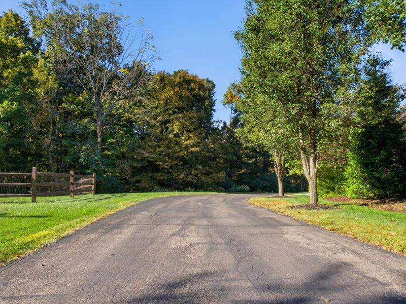462 Windfern Forest Lane, Union Township, OH 45244 Photo 6