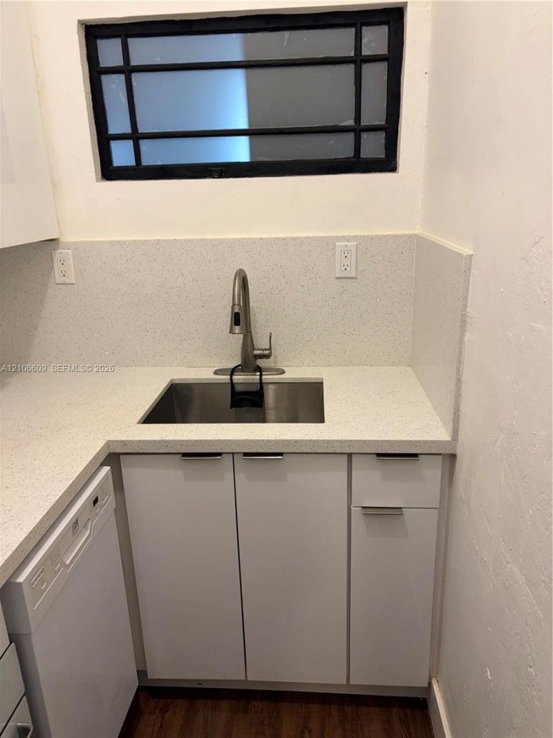 349 Meridian Avenue, Unit B104, Miami Beach, FL 33139 Photo